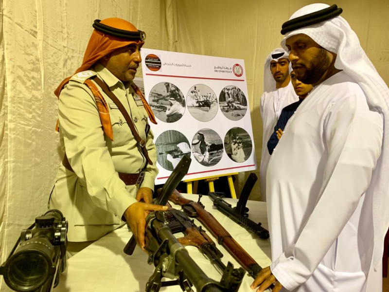 شرطة أبوظبي تعرض أسلحتها القديمة بمهرجان الوحدات المساندة الثامن للرماية 2020